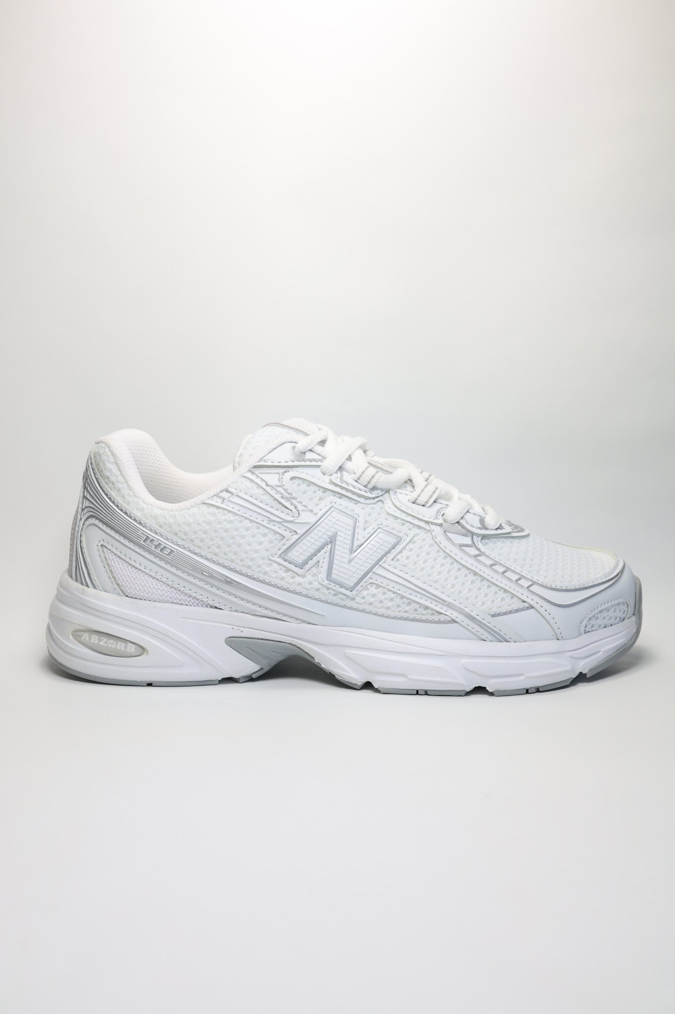 New Balance 740